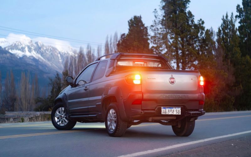 4x4 Fiat positionné en extérieur, pièces de carrosserie Fiat